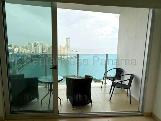 White tower 2 recamaras en venta