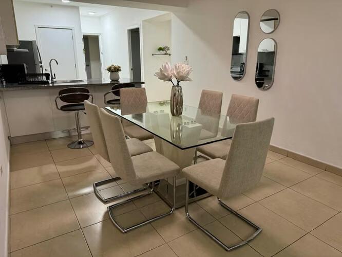 Apartamento en White tower de 2 recamaras en venta
