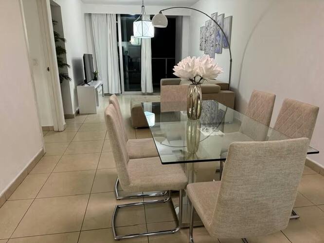 Apartamento en White tower de 2 recamaras en venta