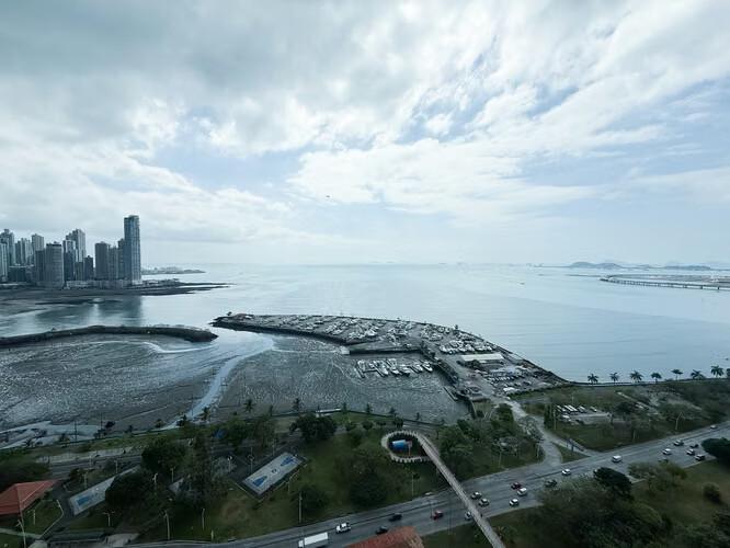 Sky  Panama amoblado en venta