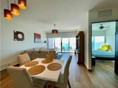 Möbliertes apartment mit 2 schlafzimmern und 2 bädern im ph destiny, avenida balboa. es verfügt �