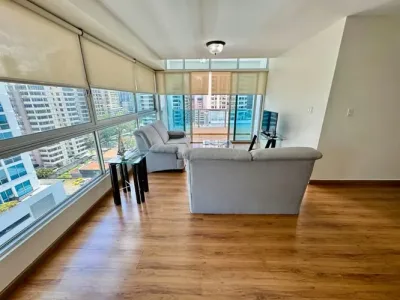 Apartamento mobiliado na bayfront tower, em frente à cinta costera, com 1 quarto, 1.5 banheiros e v