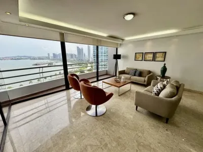 Apartamento mobiliado na avenida balboa com vista para o mar, 280 m², 3 quartos e 3,5 banheiros. in