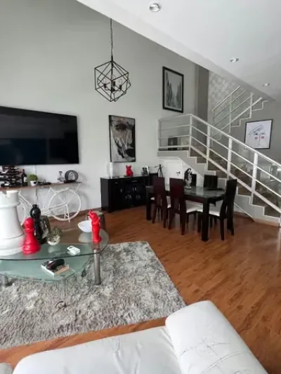 Appartement type loft de 120 m² sur l'avenida balboa, avec 1 chambre, 1.5 salles de bains, balcon a