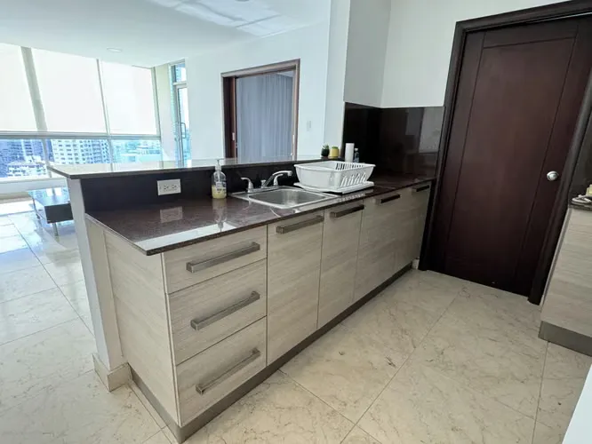 Apartamento amoblado 2 recámaras en Avenida Balboa — 4