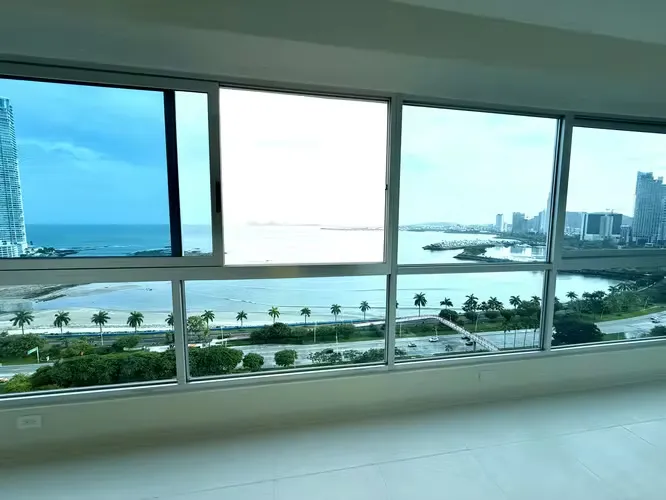 Apartamento moderno 1 recámara en Bayfront Tower, Av. Balboa — 2