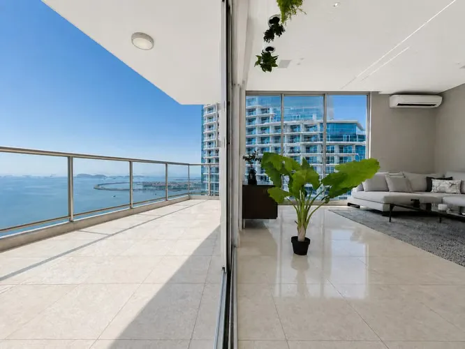 Apartamento amoblado 2 recámaras en PH Sky, Avenida Balboa — 2
