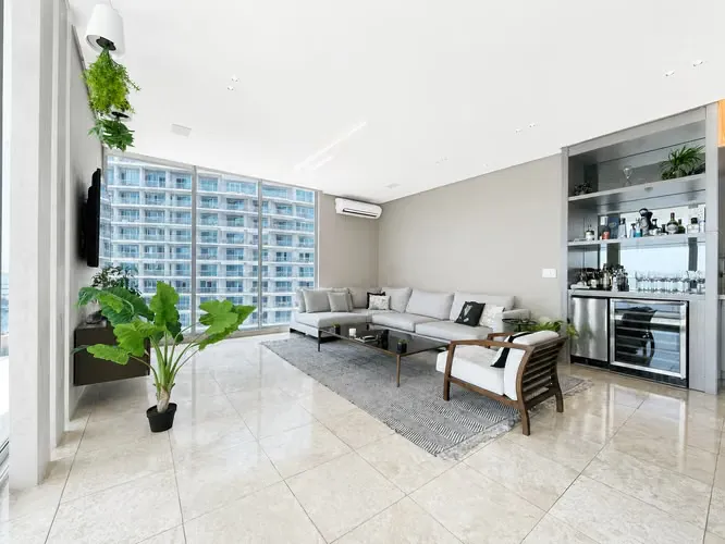Apartamento amoblado 2 recámaras en PH Sky, Avenida Balboa — 3