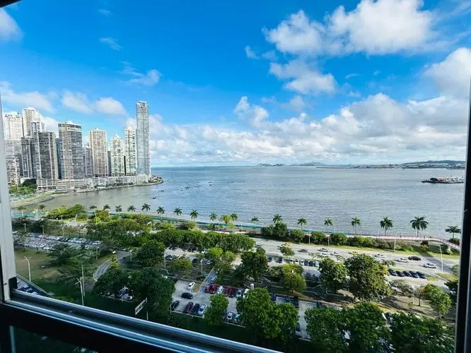 Renovierte Wohnung im Bayfront Tower, Avenida Balboa — 3