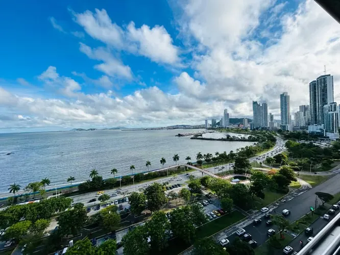 Renovierte Wohnung im Bayfront Tower, Avenida Balboa — 4