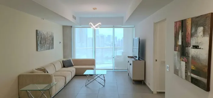 2-Zimmer-Wohnung im Yacht Club Tower, Avenida Balboa — 3