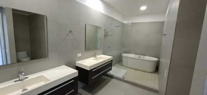 2-Zimmer-Wohnung im Yacht Club Tower, Avenida Balboa — 5
