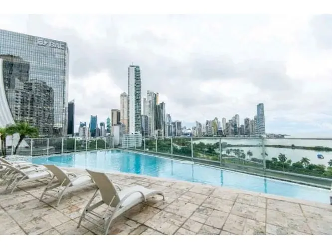 Apartamento amoblado 3 recámaras en White Tower, Avenida Balboa — 5