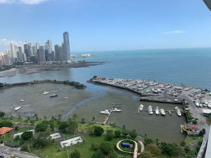 Apartamento amoblado 3 recámaras en Yacht Club Tower, Av. Balboa — 2