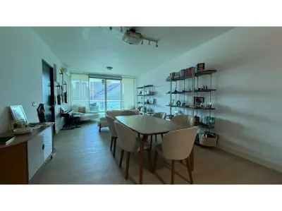 Apartamento de 2 recámaras y 2 baños en ph destiny, avenida balboa, con vista al mar. incluye balc
