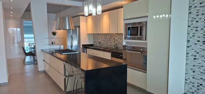 Apartamento Mobiliado com 2 Quartos no Yacht Club Tower — 4