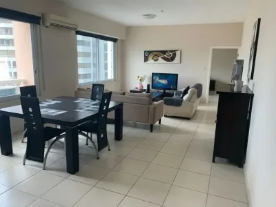 Apartamento amoblado de 1 recámara y 1.5 baños en avenida balboa, cinta costera. cuenta con 121 m�