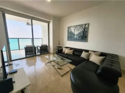 Apartamento mobiliado em yoo panama, avenida balboa, com vista para o mar. possui 1 quarto, 1.5 banh