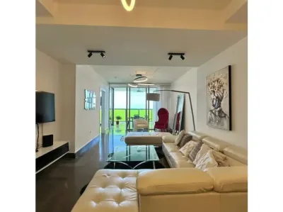 Apartamento mobiliado em yoo & arts, avenida balboa, com vista para o mar. possui 2 quartos, 2 banhe