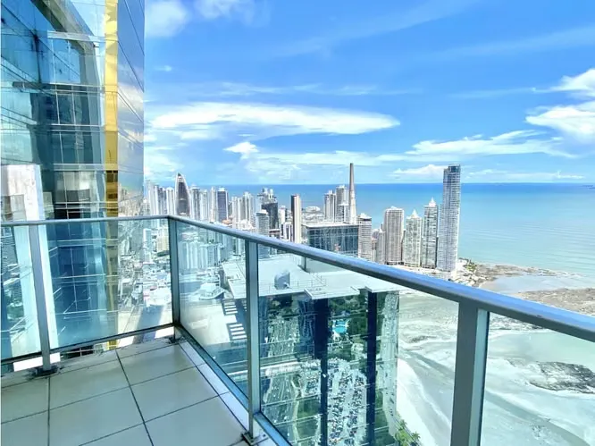 Luxury 4-Bedroom Apartment at Waters on the Bay — 5