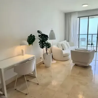 Apartamento de 1 recámara en piso alto del edificio yoo panama, avenida balboa, con vista al mar. c