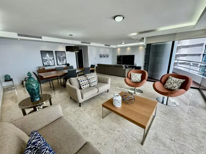 Geräumige möblierte 3-Zimmer-Wohnung an der Avenida Balboa — 3