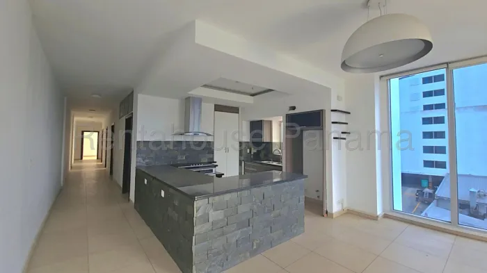 3-Bedroom Apartment in Rivage, Avenida Balboa — 3