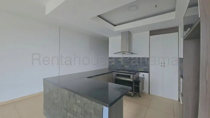 3-Bedroom Apartment in Rivage, Avenida Balboa — 5