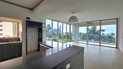 Apartment for sale on avenida balboa with 3 bedrooms, 2 bathrooms, maid's room and bathroom, and pan