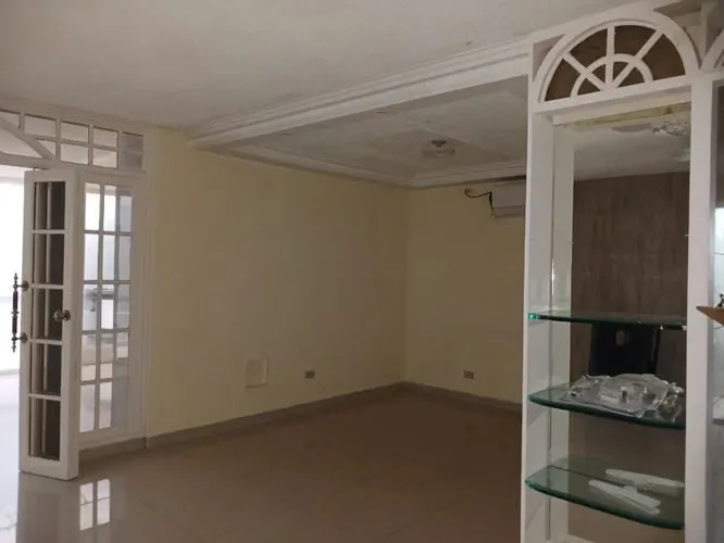 Apartamento 3 recámaras en PH La Gaviota, Avenida Balboa — 2