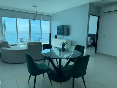 Furnished apartment of 110 m² on avenida balboa, with sea and city views. includes rooftop pool, gy