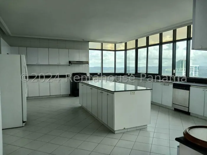 Cobertura 5 quartos em Torres Miramar, Avenida Balboa — 2