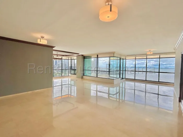 Luxuriöse 3-Zimmer-Wohnung in Torres Miramar, Avenida Balboa — 3