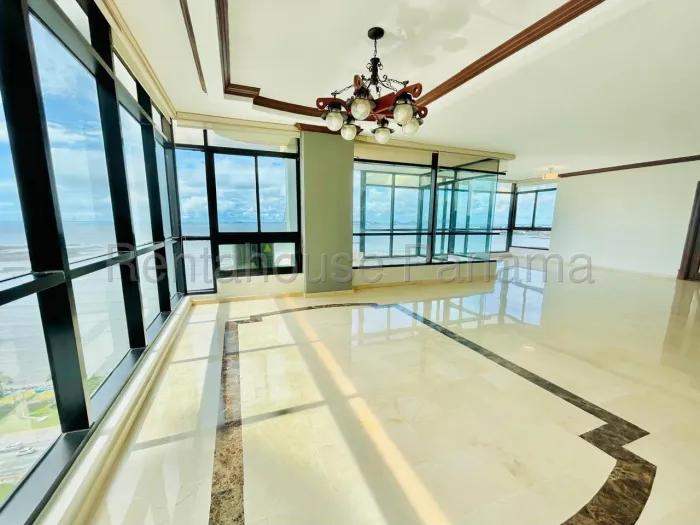 Luxuriöse 3-Zimmer-Wohnung in Torres Miramar, Avenida Balboa — 5