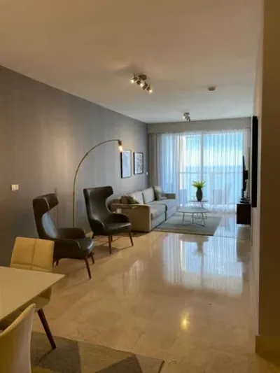 Apartamento amueblado de 1 recámara en yoo, avenida balboa, con vista al mar y balcón. incluye 1.5