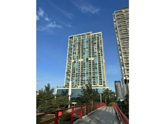 Apartamento 3 recámaras en H2O Avenida Balboa, Panamá — 2