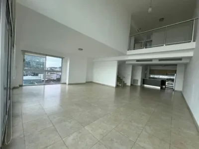 Apartamento de 3 recámaras en avenida balboa, ph h2o, con línea blanca, cuarto y baño de empleada