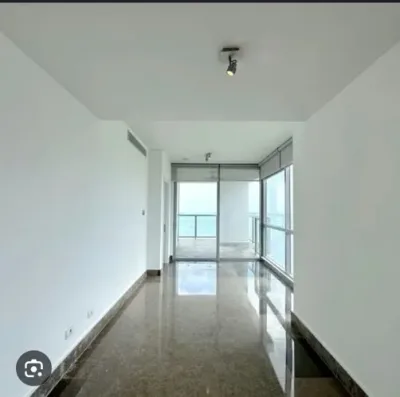 180 m² wohnung an der avenida balboa, gebäude yoo, mit 2 schlafzimmern, 2 bädern und 1 parkplatz.