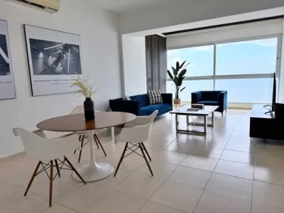 Möblierte 1-zimmer-wohnung im ph vista del mar, avenida balboa. meerblick, 90 m², 1,5 bäder, park