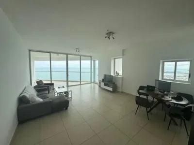 Apartamento mobiliado de 1 quarto em andar alto na avenida balboa, edifício rivage. inclui 1.5 banh