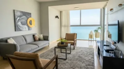 Apartamento mobiliado de luxo na avenida balboa com 2 quartos, 2 banheiros, varanda e vista para o m