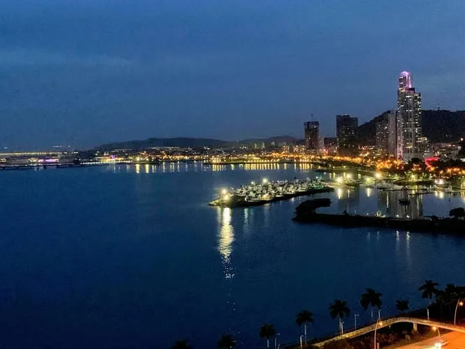 ¡en alquiler! exclusivo apartamento amoblado de 210 m² con vista al mar — 2