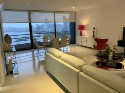 Apartamento amoblado de 210 m² en avenida balboa con vista al mar. cuenta con 3 recámaras, 3 baño