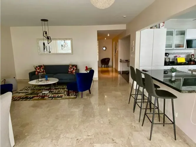 Se vende en los delfines ave. balboa — 4