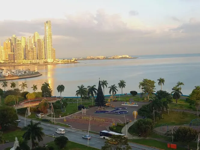 Apartamento 2 recámaras en Rivage, Avenida Balboa — 3