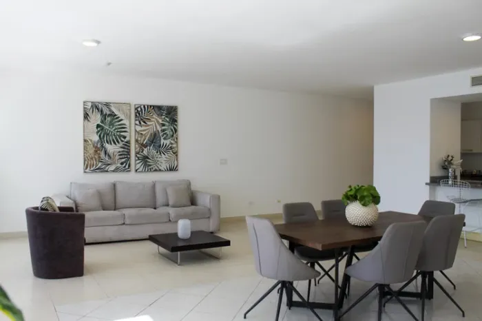 Apartamento amoblado 3 recámaras en Avenida Balboa — 2