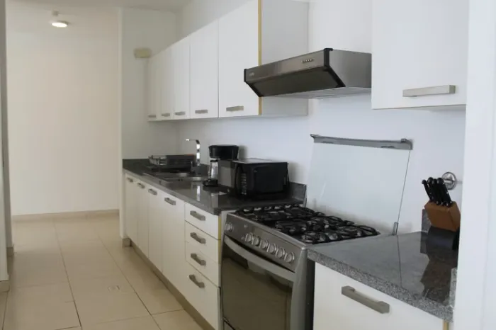 Apartamento amoblado 3 recámaras en Avenida Balboa — 4