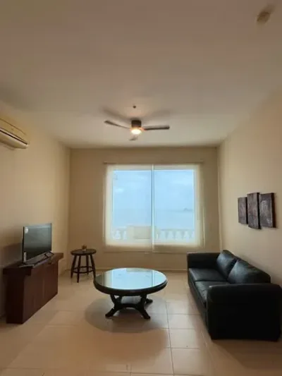 Apartamento amoblado de 1 recámara y 1.5 baños en vista del mar, avenida balboa. cuenta con 100 m�