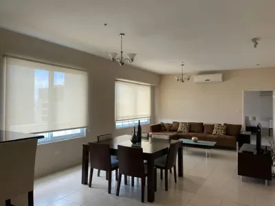 Apartamento amoblado de 1 recámara y 1.5 baños en ph vista del mar, avenida balboa. cuenta con 110