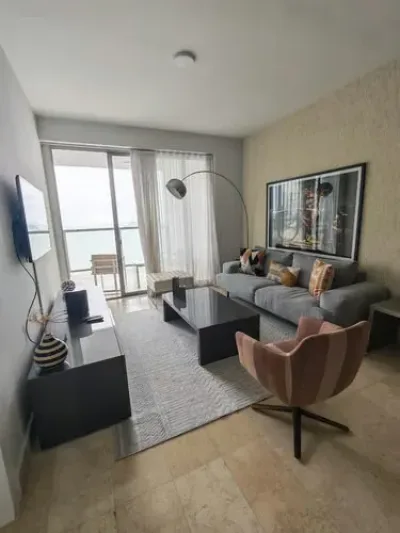 Apartamento de lujo en alquiler en yoo panamá, avenida balboa, con 2 recámaras, 2 baños, balcón 